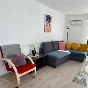 דירה Fly Airport Residences & Therme-self Check-in, אוטופן